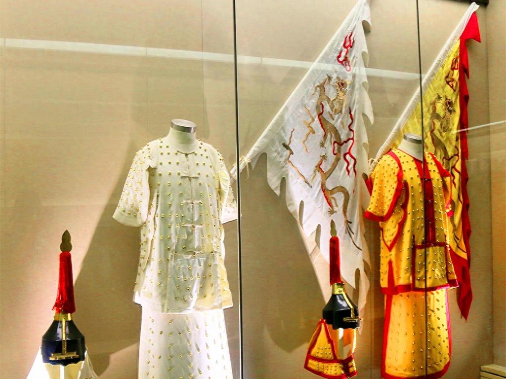 恭亲王府，原是和珅的府邸？