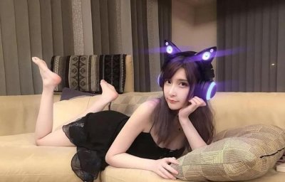 ​昔日斗鱼一姐重出江湖,人气第二没人认第一！网友：霸气回归！