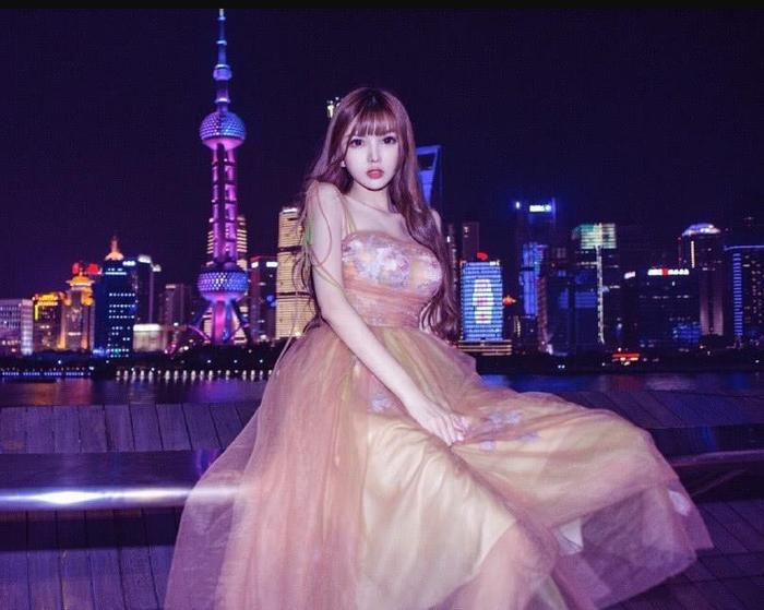 昔日斗鱼一姐重出江湖,人气第二没人认第一！网友：霸气回归！