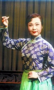 ​阿庆嫂是个什么样的女人(阿庆嫂比喻什么样的人)