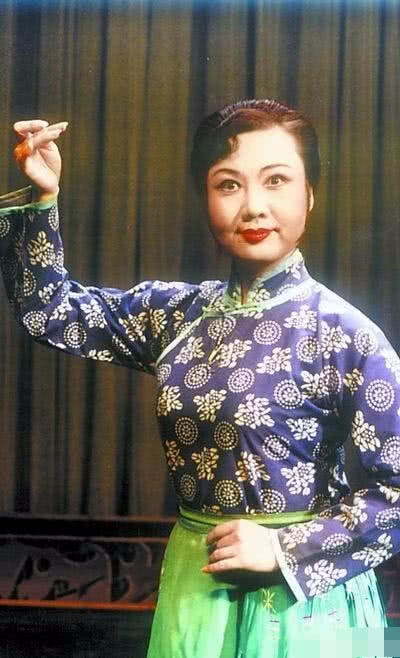 阿庆嫂是个什么样的女人(阿庆嫂比喻什么样的人)