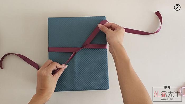 礼物丝带蝴蝶结的简单系法