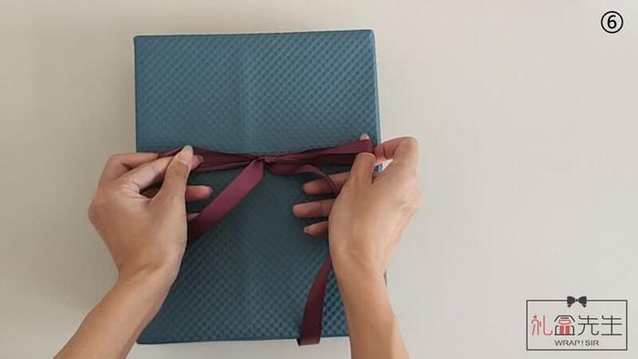 礼物丝带蝴蝶结的简单系法