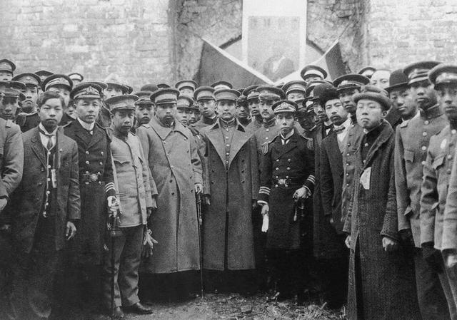 本是蒋介石的拜把兄弟