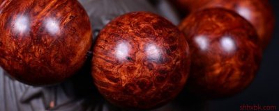 ​小叶紫檀沉水和不沉水的区别 小叶紫檀在水中沉底吗