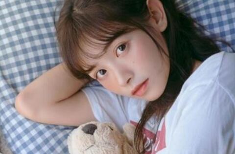 女生说这么晚了还不睡怎么回