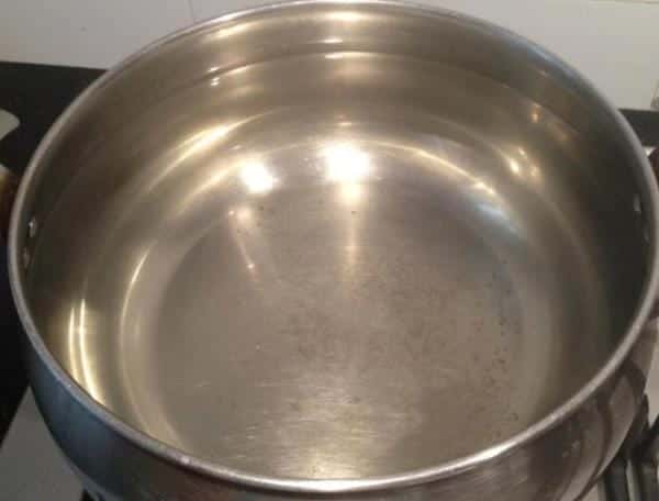 怎样用盐水腌咸鸭蛋好吃出油(腌咸鸭蛋出油的方法)