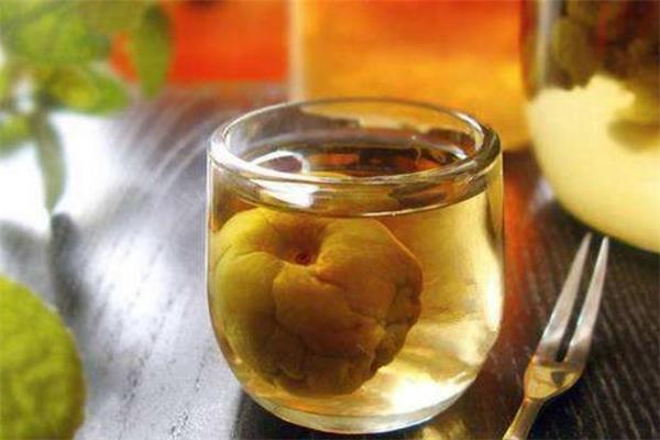 泡青梅酒要不要去核 青梅泡酒要去核吗 泡青梅酒要不要去核 青梅泡酒要去核吗