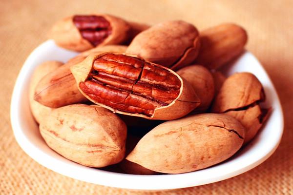 百草味碧根果受潮了还能吃吗 百草味碧根果受潮了怎么办 百草味碧根果受潮了还能吃吗 百草味碧根果受潮了怎么办