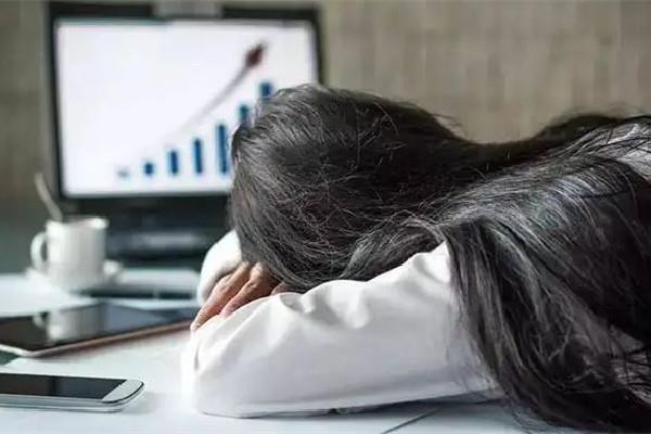 睡午觉会影响晚上睡觉吗 睡午觉越睡越困是什么原因 睡午觉会影响晚上睡觉吗 睡午觉越睡越困是什么原因