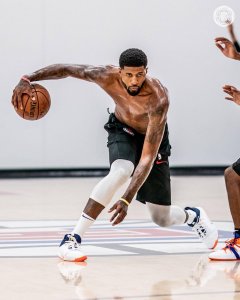 PG来袭!一组保罗·乔治高清帅气壁纸快来收藏吧