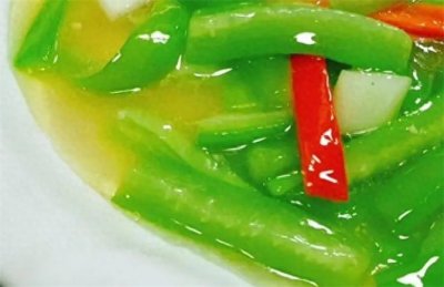 ​值得收藏的白油丝瓜做法，做出来的丝瓜翠绿不发黑，清爽不油腻