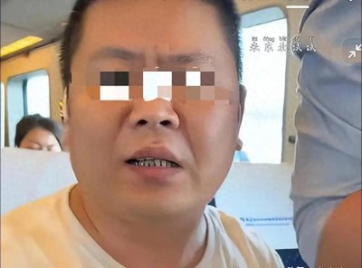 ​高铁霸座再升级，光脚暴力挑衅，真相究竟如何？