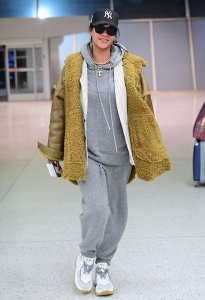 生活差异太大?蕾哈娜与亿万富豪男友分手,恢复单身约会前前男友