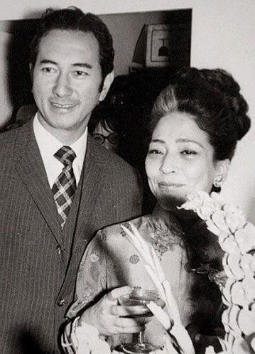 赌王何鸿燊老照片,年轻帅气逼人,图五四姨太坐怀嬉戏