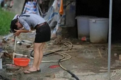 ​工地“临时夫妻”，只要双方愿意，每个人每晚都能够换新妻新夫？