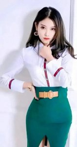 ​杨晨晨的成长之路：倾城之貌与实力并存的舞台传奇