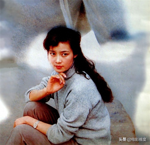一组潘虹的老照片，年轻时美貌如花，好像一幅画