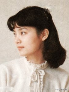 ​一组潘虹的老照片，年轻时美貌如花，好像一幅画