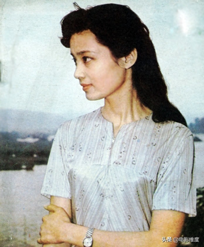 一组潘虹的老照片，年轻时美貌如花，好像一幅画