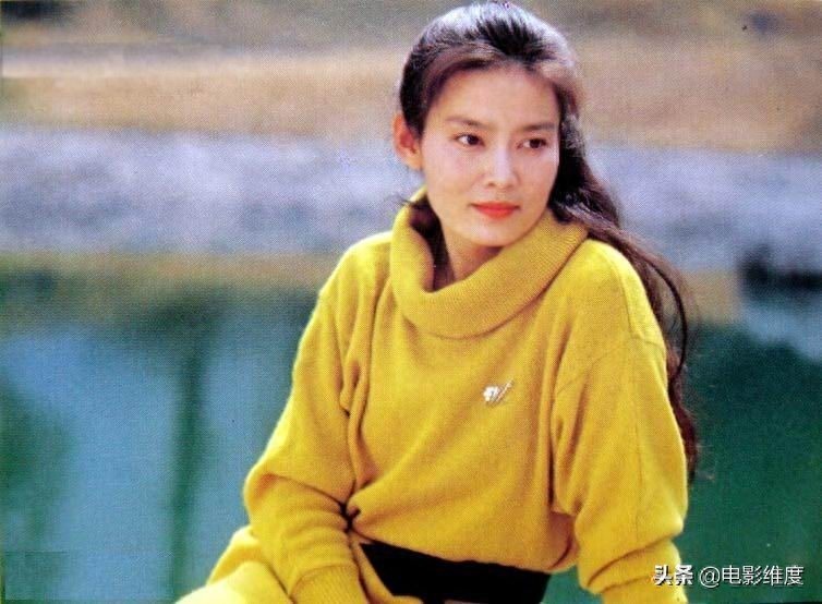 一组潘虹的老照片，年轻时美貌如花，好像一幅画