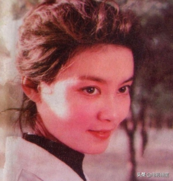 一组潘虹的老照片，年轻时美貌如花，好像一幅画