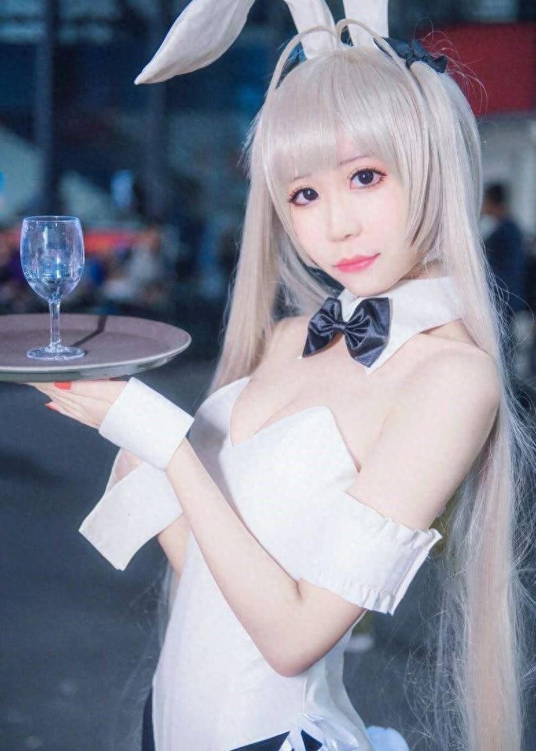 春日野穹穹妹COSPLAY：黑丝兔女郎的诱惑！