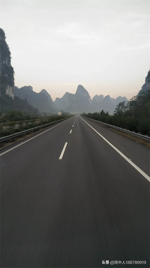 广西合那高速沿途山之美