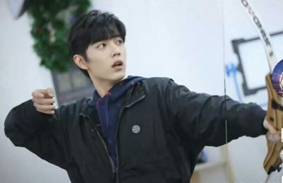 《我们的歌》继任贤齐淘汰后,周华健难免淘汰命运,真是难兄难弟