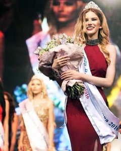 ​17岁＂莫斯科小姐＂选美大赛亚军为攒学费赴迪拜卖身 母亲心碎