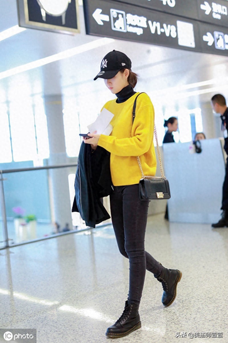身材我爱了!王玉雯穿黑黄look化身“小蜜蜂”,身材纤细惹人羡慕